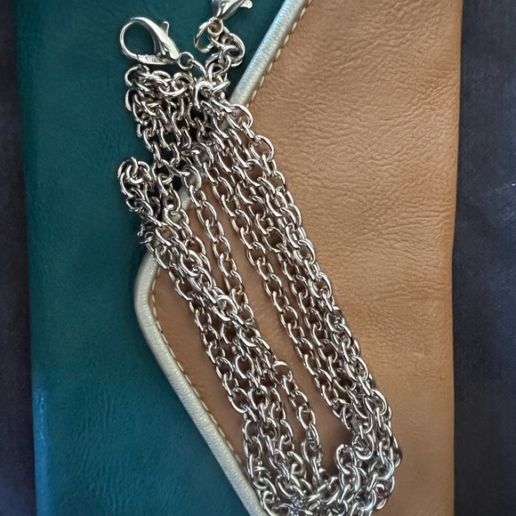 Big Buddha Santa Barbara green and tan clutch or shoulder purse with chain - Picture 9 of 9